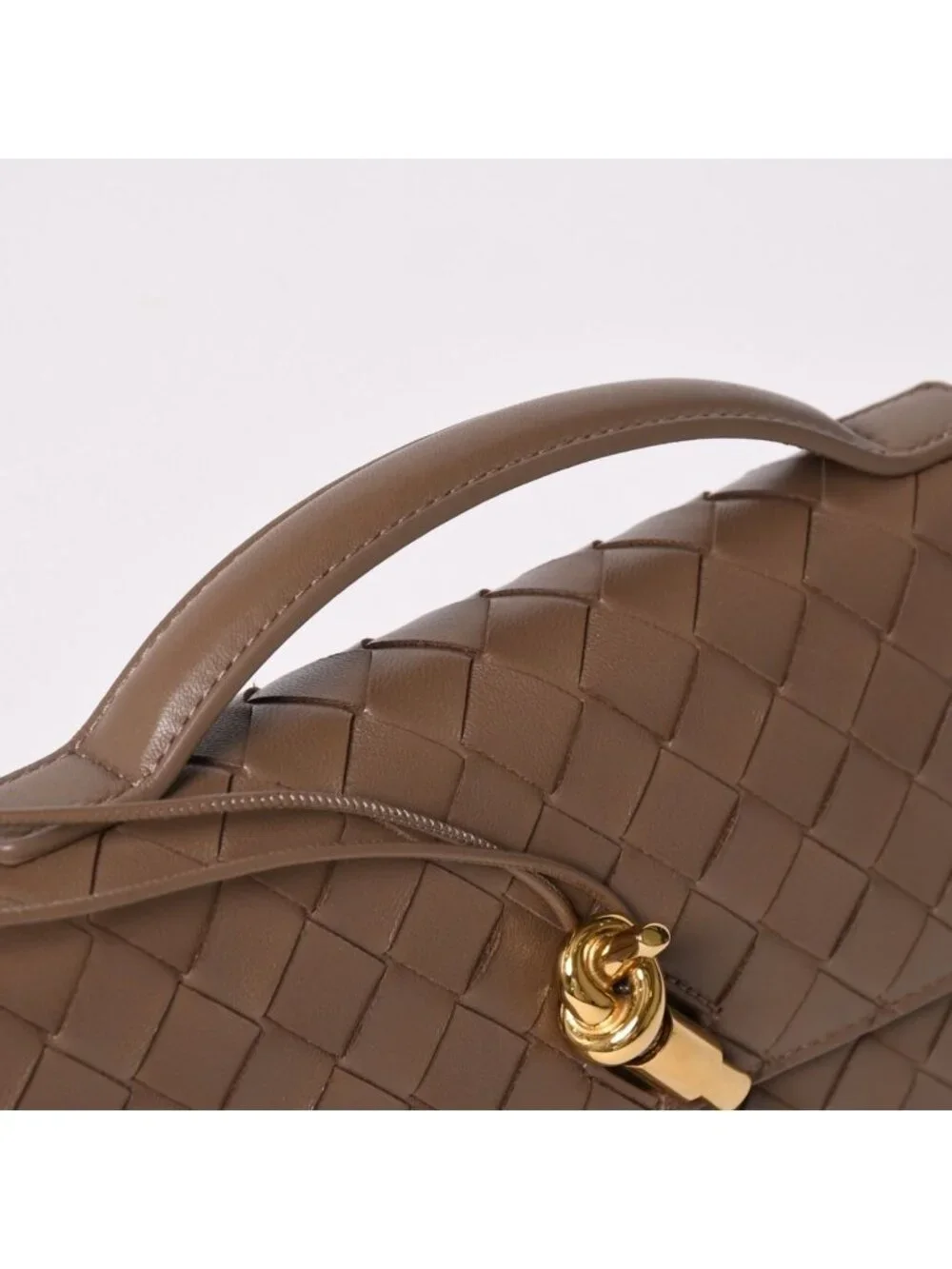 Bottega Veneta Andiamo Clutch Metal Knot Closure Brown Bifold Intrecciato Gold